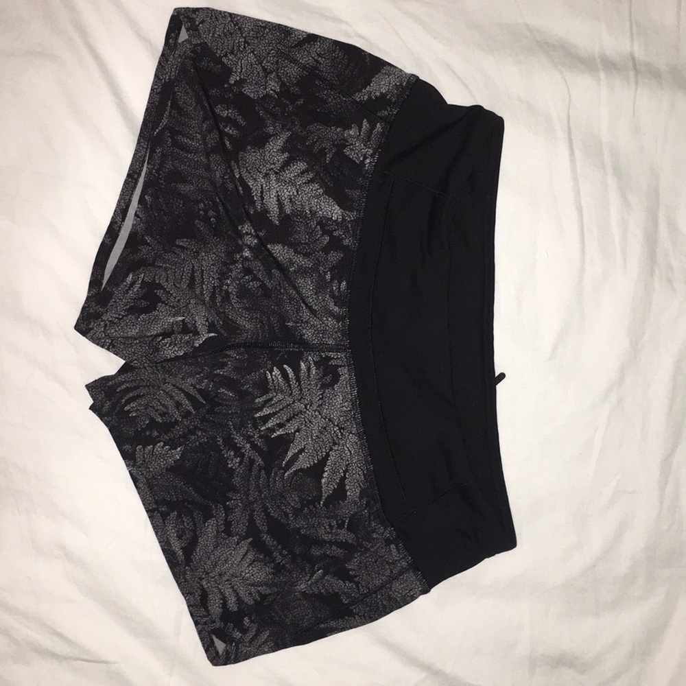 Lulu Lemon Shorts 🍋 | Size 4, Never worn |